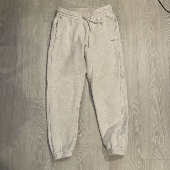 Aritzia TNA Cozy Sweatfleece Boyfriend Sweatpant creamy beige size small - Picture 2 of 9